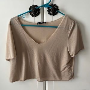 Cropped  v neck shirt